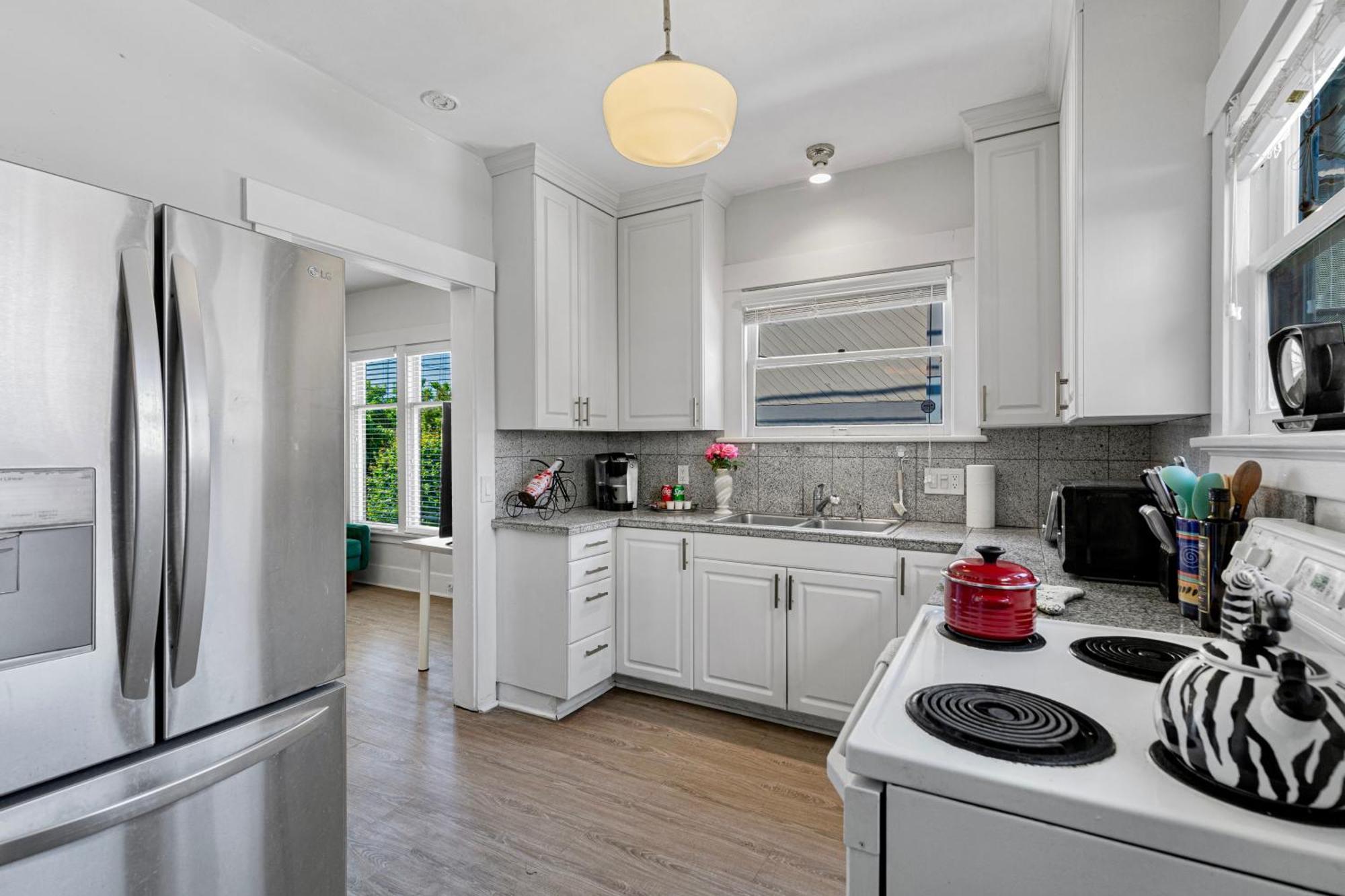 Vintage 3 Bedroom Home In Prime Eastlake Seattle With Private Parking Exterior foto