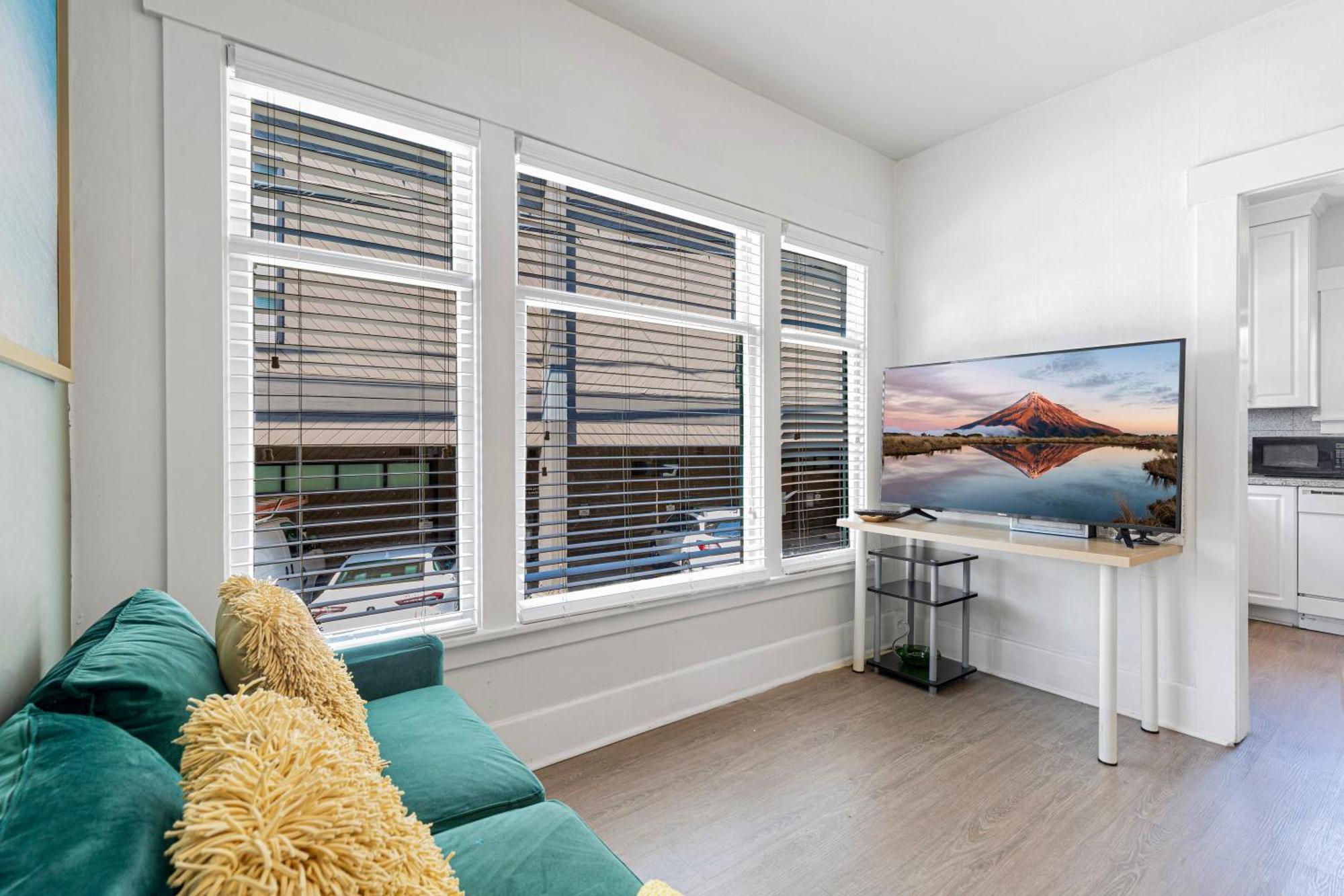 Vintage 3 Bedroom Home In Prime Eastlake Seattle With Private Parking Exterior foto